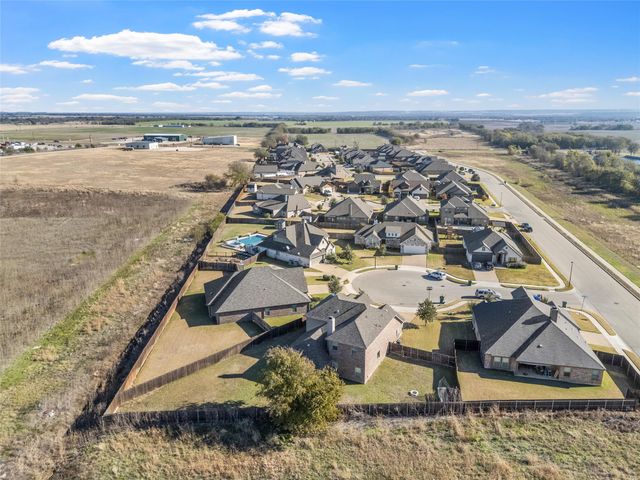 903 Dublin Court, Mcgregor, TX 76657