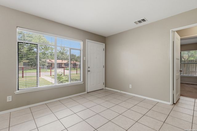 530 E BONNER AVE, San Antonio, TX 78214