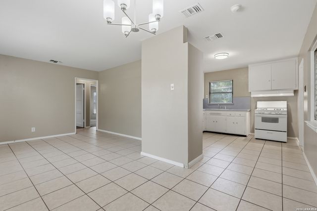 530 E BONNER AVE, San Antonio, TX 78214