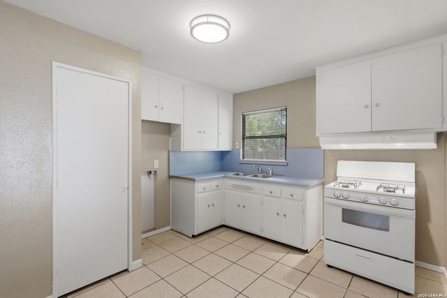 530 E BONNER AVE, San Antonio, TX 78214