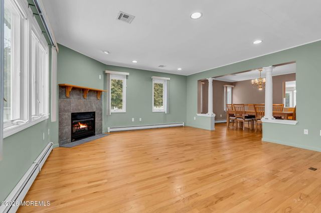 1208 Rue Avenue A, Point Pleasant, NJ 08742