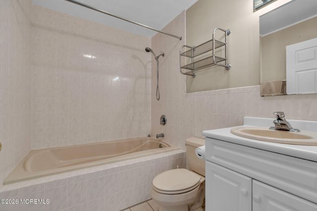 1208 Rue Avenue A, Point Pleasant, NJ 08742