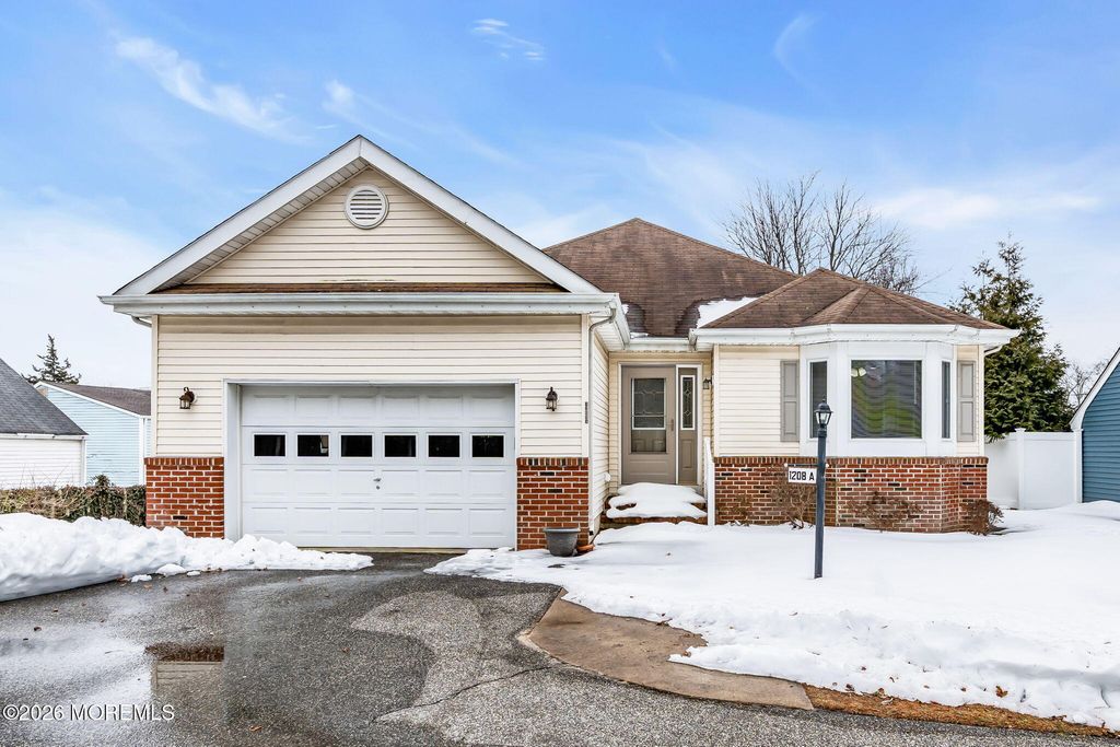 1208 Rue Avenue A, Point Pleasant, NJ 08742