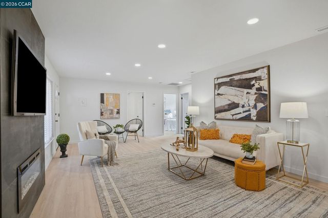 1630 Nicholas Dr, Concord, CA 94520