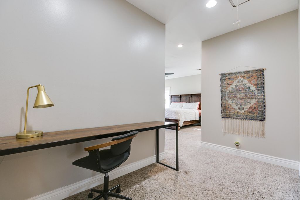 Image 14 of property listing at 15555 Deer Valley Loop, Carlsbad, TX 76934