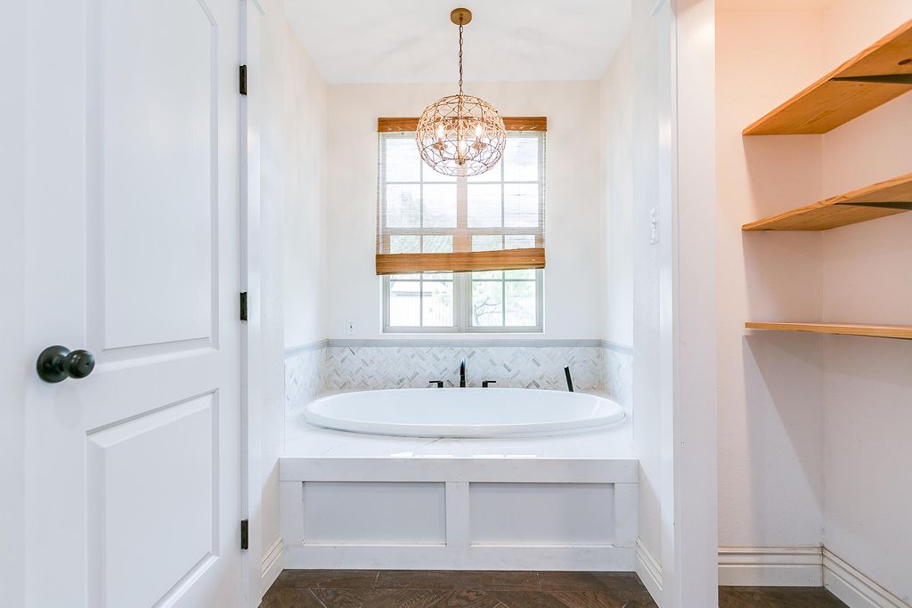 Image 22 of property listing at 15555 Deer Valley Loop, Carlsbad, TX 76934