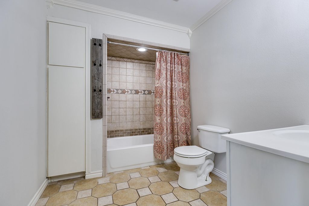 Image 25 of property listing at 15555 Deer Valley Loop, Carlsbad, TX 76934