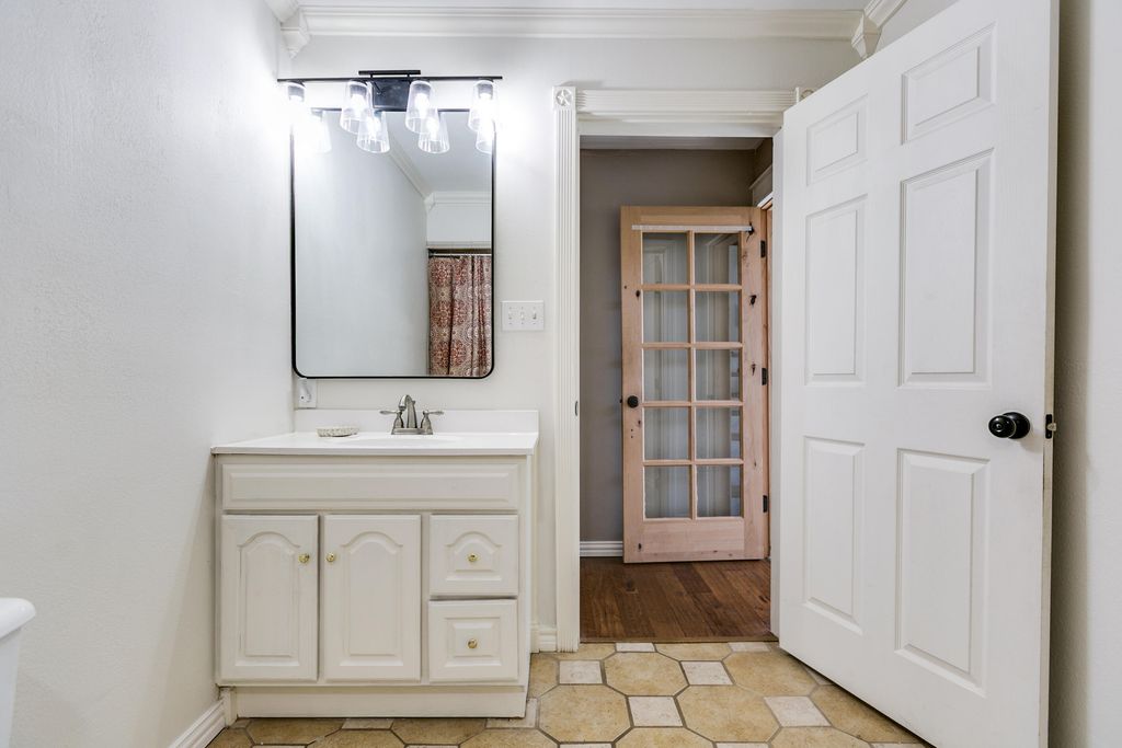 Image 26 of property listing at 15555 Deer Valley Loop, Carlsbad, TX 76934