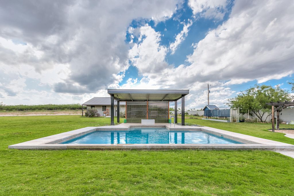 Image 38 of property listing at 15555 Deer Valley Loop, Carlsbad, TX 76934