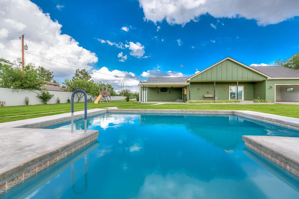 Image 41 of property listing at 15555 Deer Valley Loop, Carlsbad, TX 76934