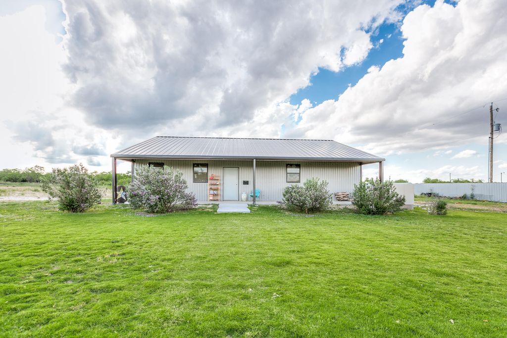 Image 45 of property listing at 15555 Deer Valley Loop, Carlsbad, TX 76934