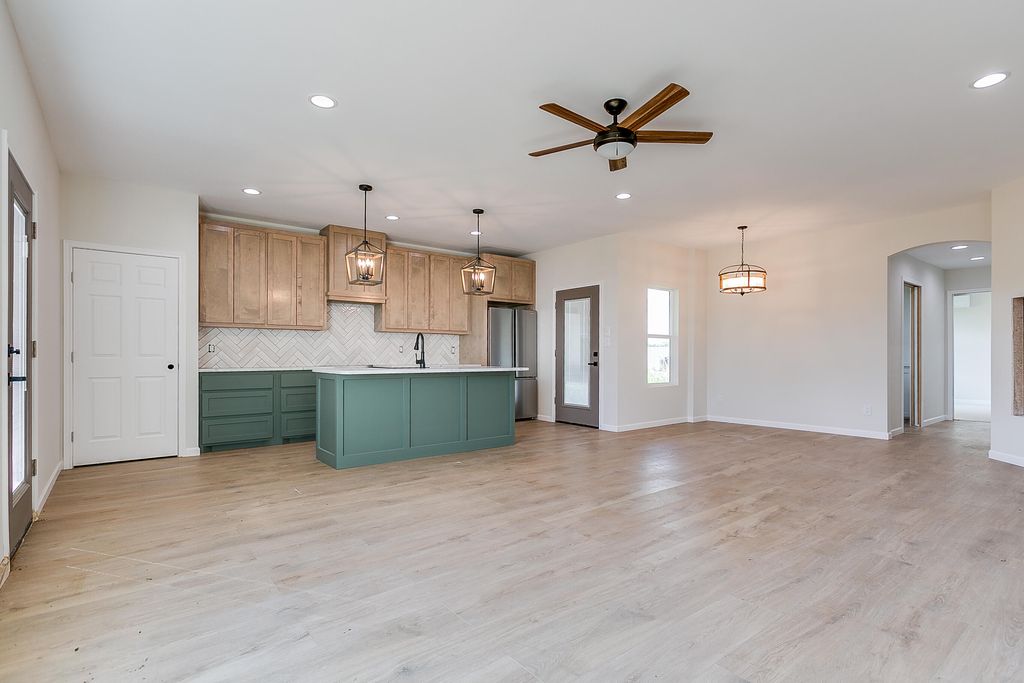 Image 46 of property listing at 15555 Deer Valley Loop, Carlsbad, TX 76934