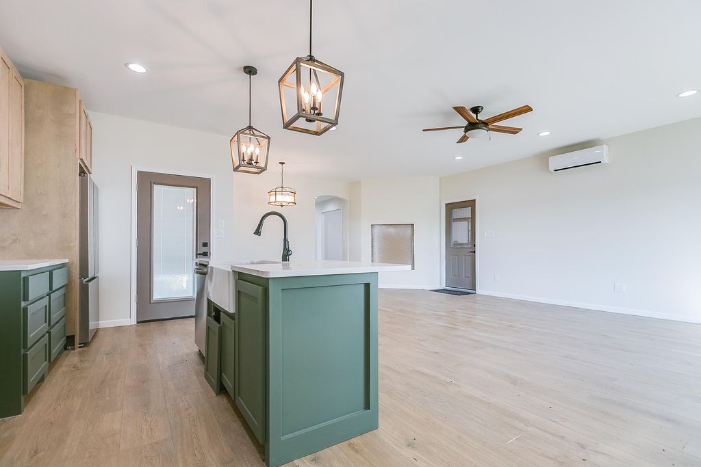 Image 47 of property listing at 15555 Deer Valley Loop, Carlsbad, TX 76934