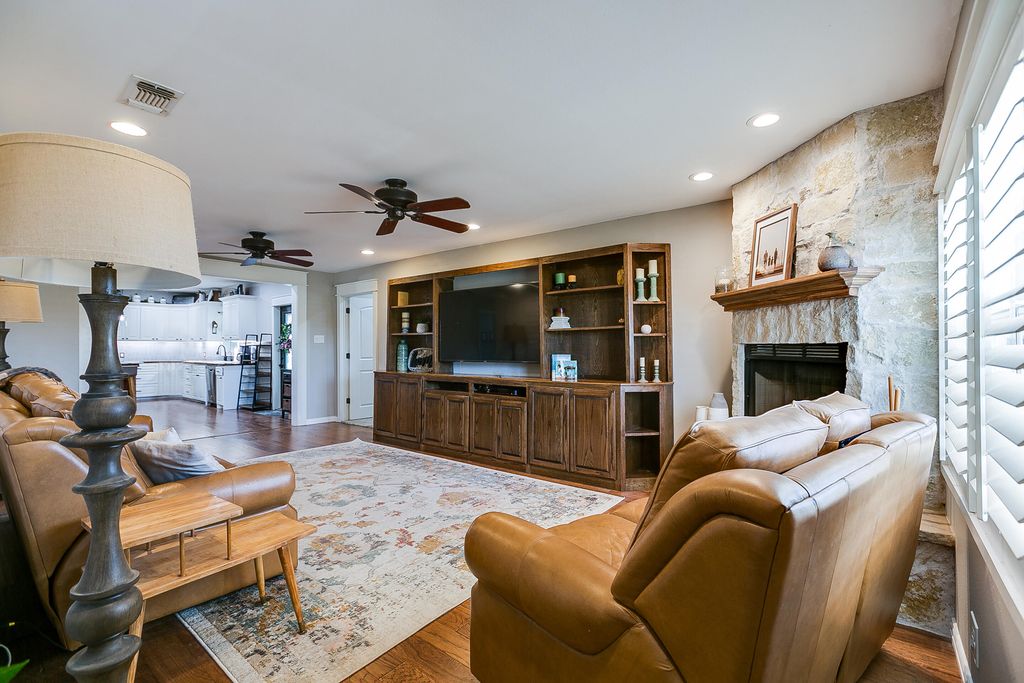 Image 5 of property listing at 15555 Deer Valley Loop, Carlsbad, TX 76934