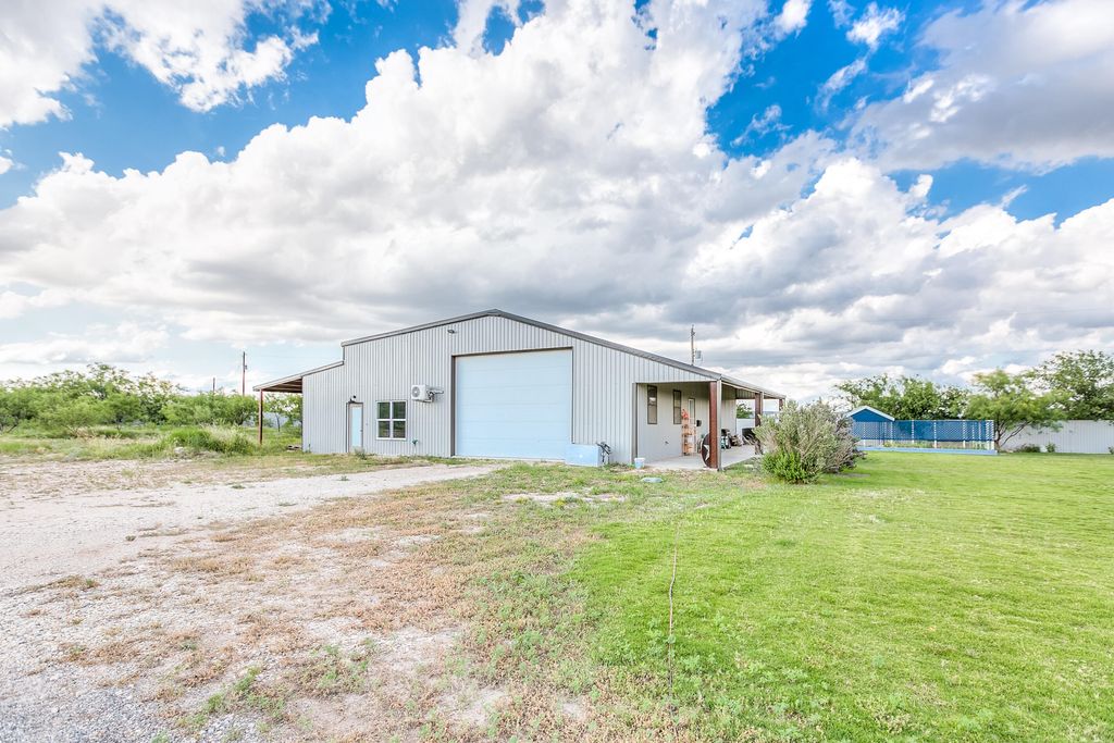 Image 58 of property listing at 15555 Deer Valley Loop, Carlsbad, TX 76934