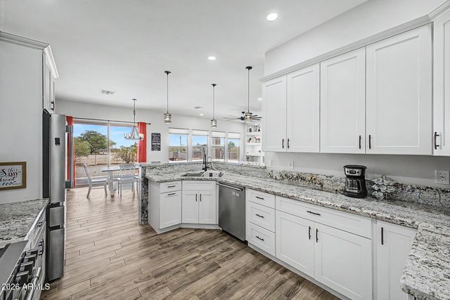 24009 W REDBIRD Road, Wittmann, AZ 85361