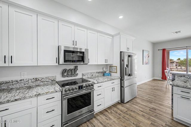24009 W REDBIRD Road, Wittmann, AZ 85361