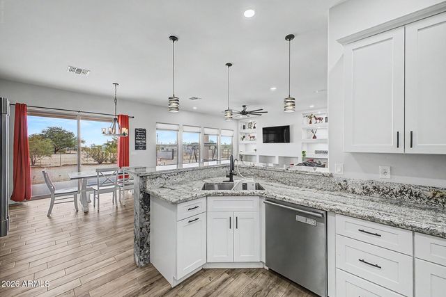 24009 W REDBIRD Road, Wittmann, AZ 85361