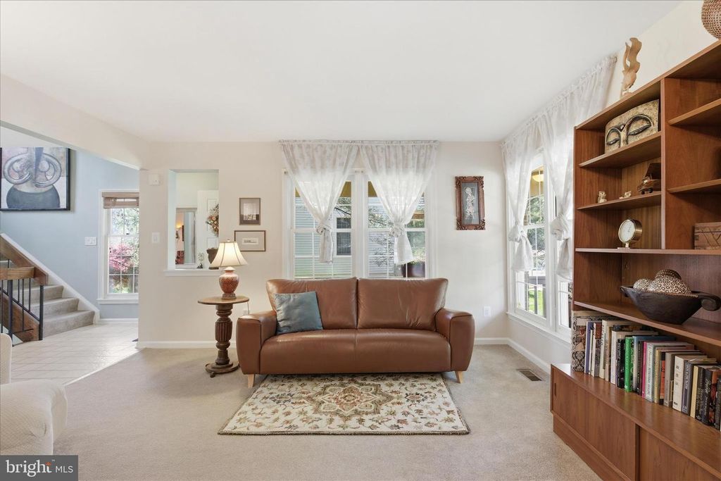 Image 10 of property listing at 1943 HICKORY HILL LN, Silver Spring, MD 20906