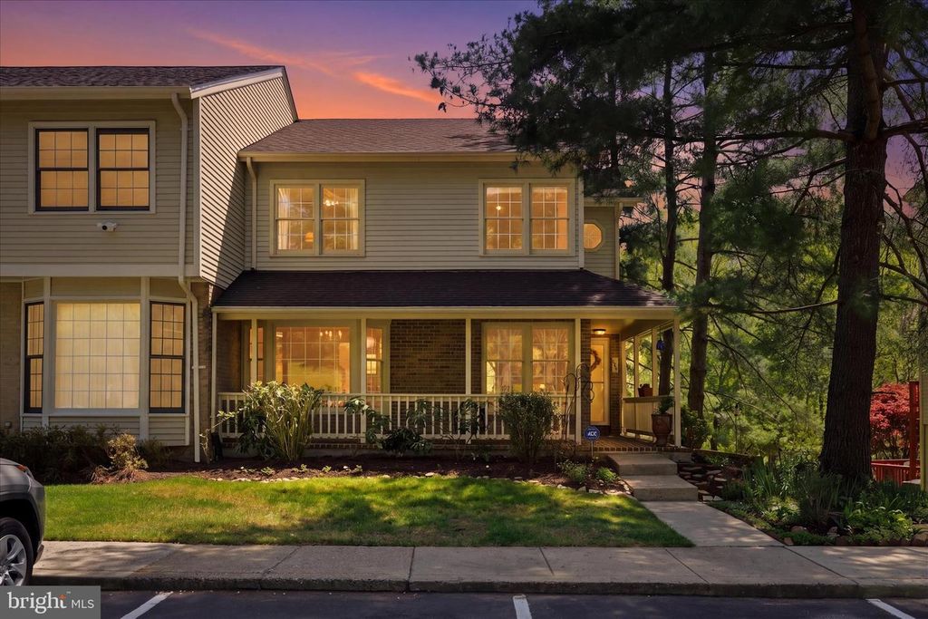 Image 1 of property listing at 1943 HICKORY HILL LN, Silver Spring, MD 20906