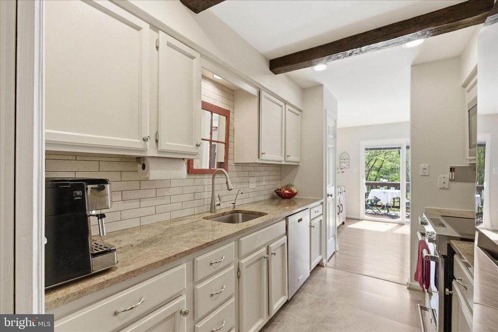 Image 14 of property listing at 1943 HICKORY HILL LN, Silver Spring, MD 20906