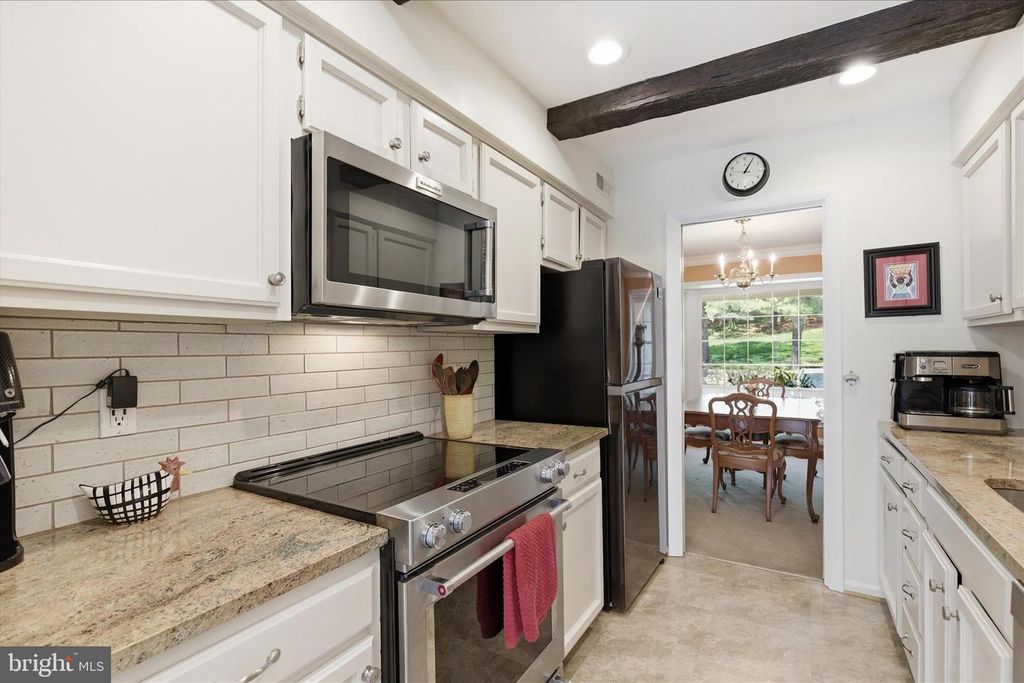 Image 15 of property listing at 1943 HICKORY HILL LN, Silver Spring, MD 20906