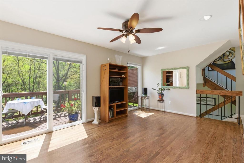 Image 17 of property listing at 1943 HICKORY HILL LN, Silver Spring, MD 20906