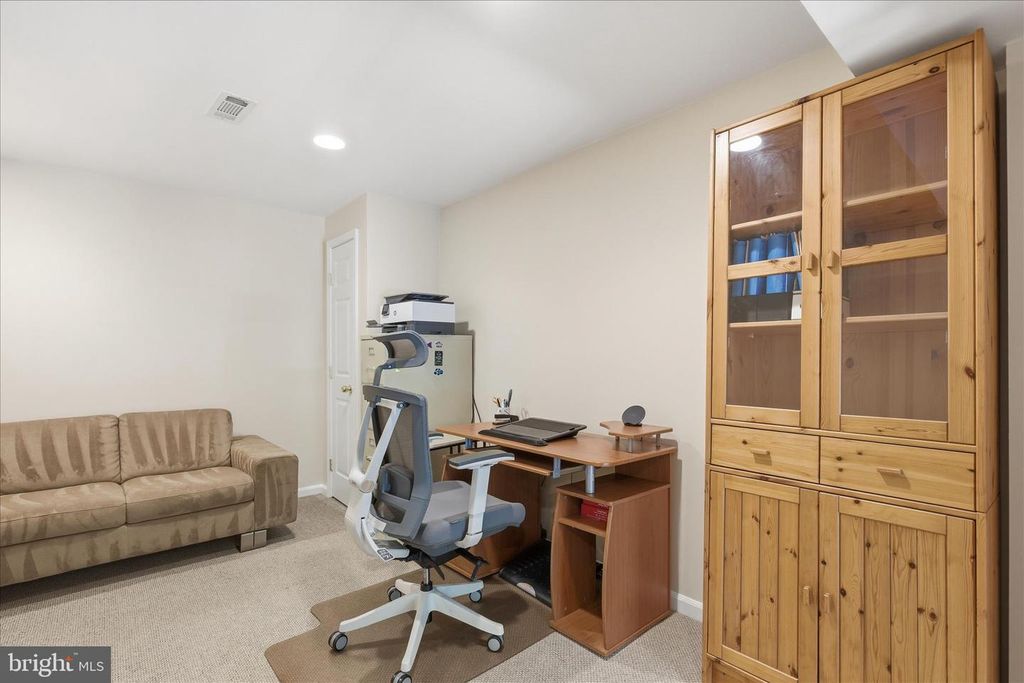 Image 26 of property listing at 1943 HICKORY HILL LN, Silver Spring, MD 20906