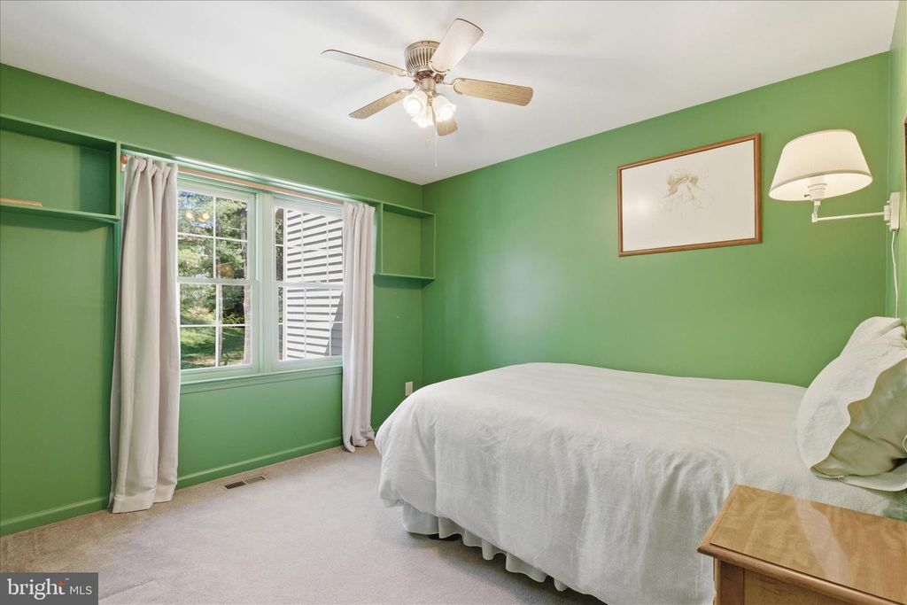 Image 34 of property listing at 1943 HICKORY HILL LN, Silver Spring, MD 20906