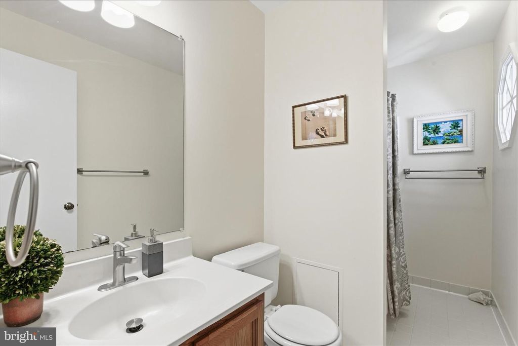 Image 37 of property listing at 1943 HICKORY HILL LN, Silver Spring, MD 20906