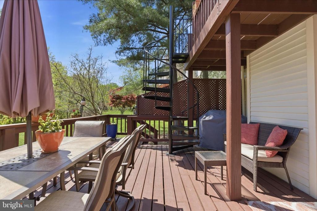 Image 43 of property listing at 1943 HICKORY HILL LN, Silver Spring, MD 20906