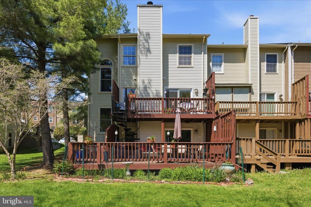 Image 46 of property listing at 1943 HICKORY HILL LN, Silver Spring, MD 20906