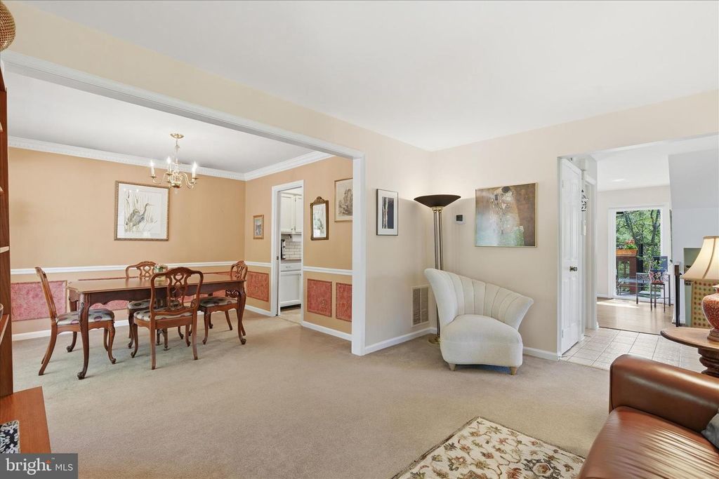 Image 9 of property listing at 1943 HICKORY HILL LN, Silver Spring, MD 20906