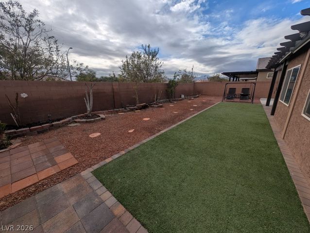 4811 Shady Chestnut Court, Las Vegas, NV 89131