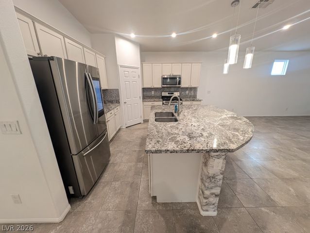 4811 Shady Chestnut Court, Las Vegas, NV 89131