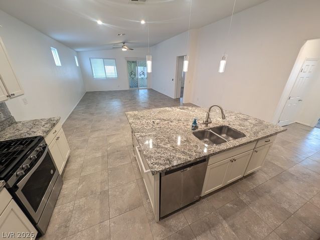 4811 Shady Chestnut Court, Las Vegas, NV 89131