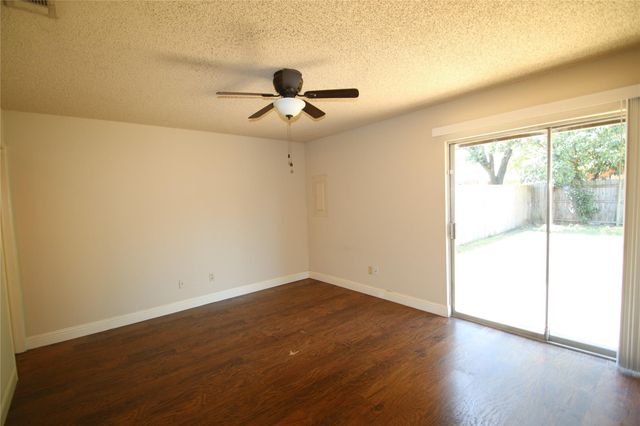 7204 NE Loop 820, North Richland Hills, TX 76180