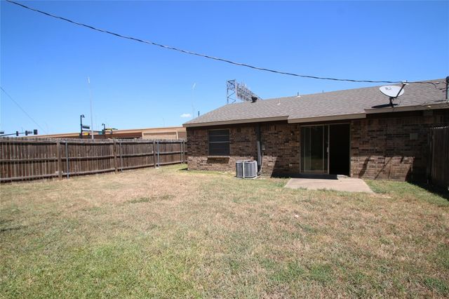 7204 NE Loop 820, North Richland Hills, TX 76180