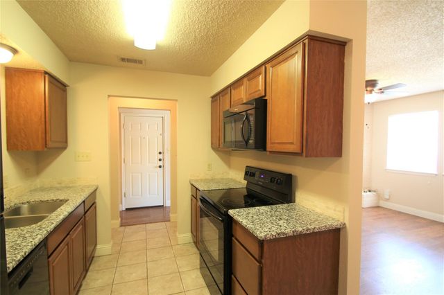 7204 NE Loop 820, North Richland Hills, TX 76180