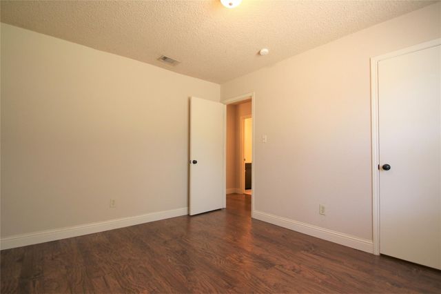 7204 NE Loop 820, North Richland Hills, TX 76180