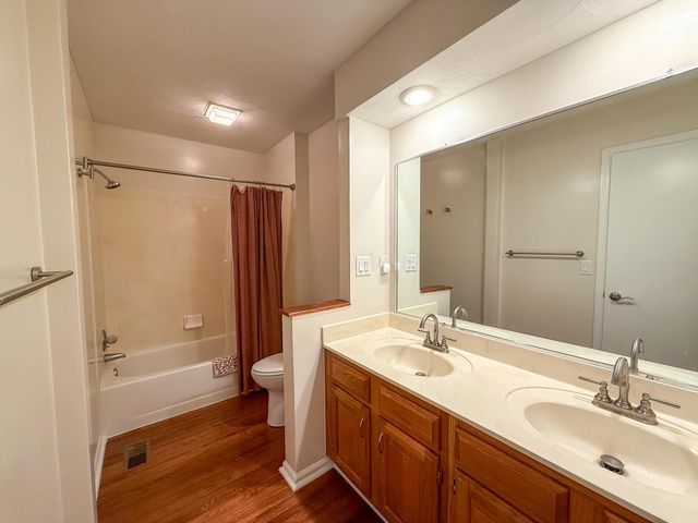 621 Valley Wood Court, Westerville, OH 43081