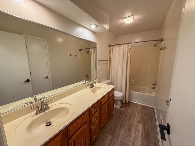 621 Valley Wood Court, Westerville, OH 43081