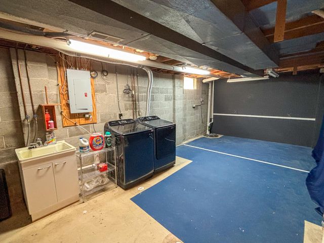 621 Valley Wood Court, Westerville, OH 43081