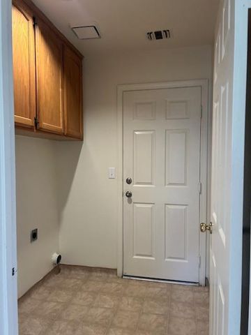 2210 N Antioch Avenue, Fresno, CA 93722