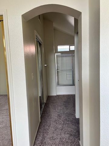 2210 N Antioch Avenue, Fresno, CA 93722