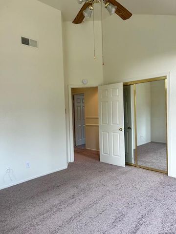 2210 N Antioch Avenue, Fresno, CA 93722