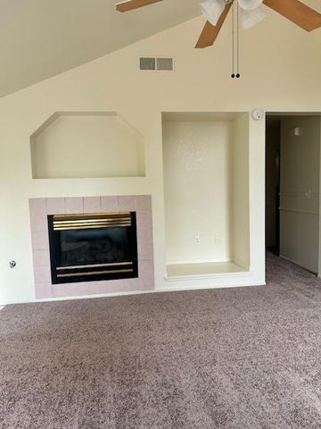 2210 N Antioch Avenue, Fresno, CA 93722