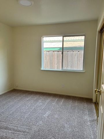 2210 N Antioch Avenue, Fresno, CA 93722
