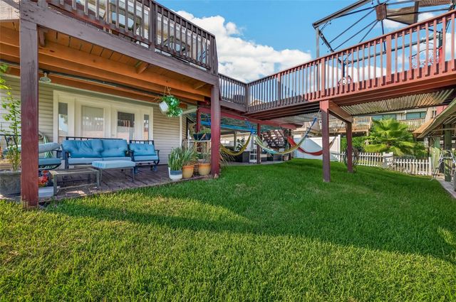 638 Warsaw Street, Hitchcock, TX 77563