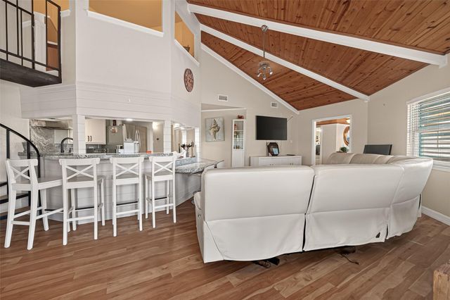 638 Warsaw Street, Hitchcock, TX 77563